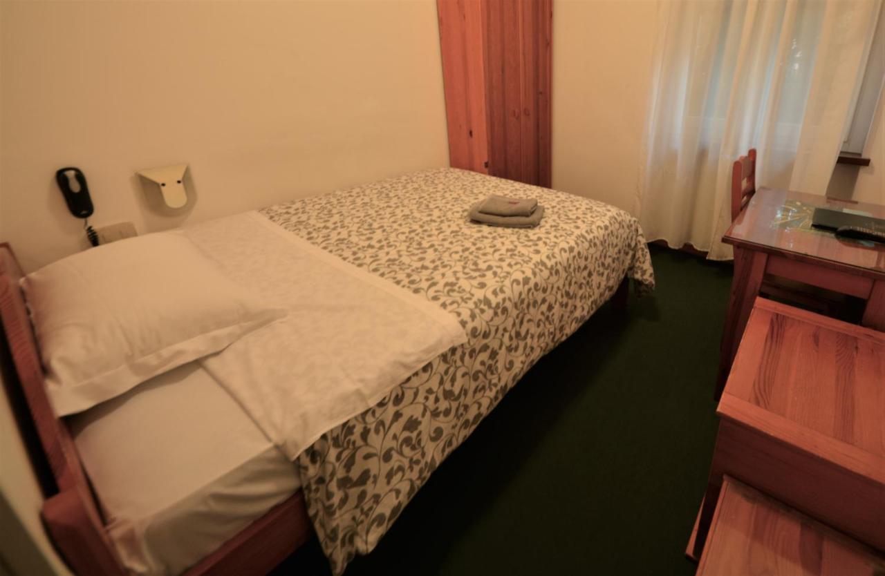 Albergo Alla Valle Di Banne Trieste Exteriör bild